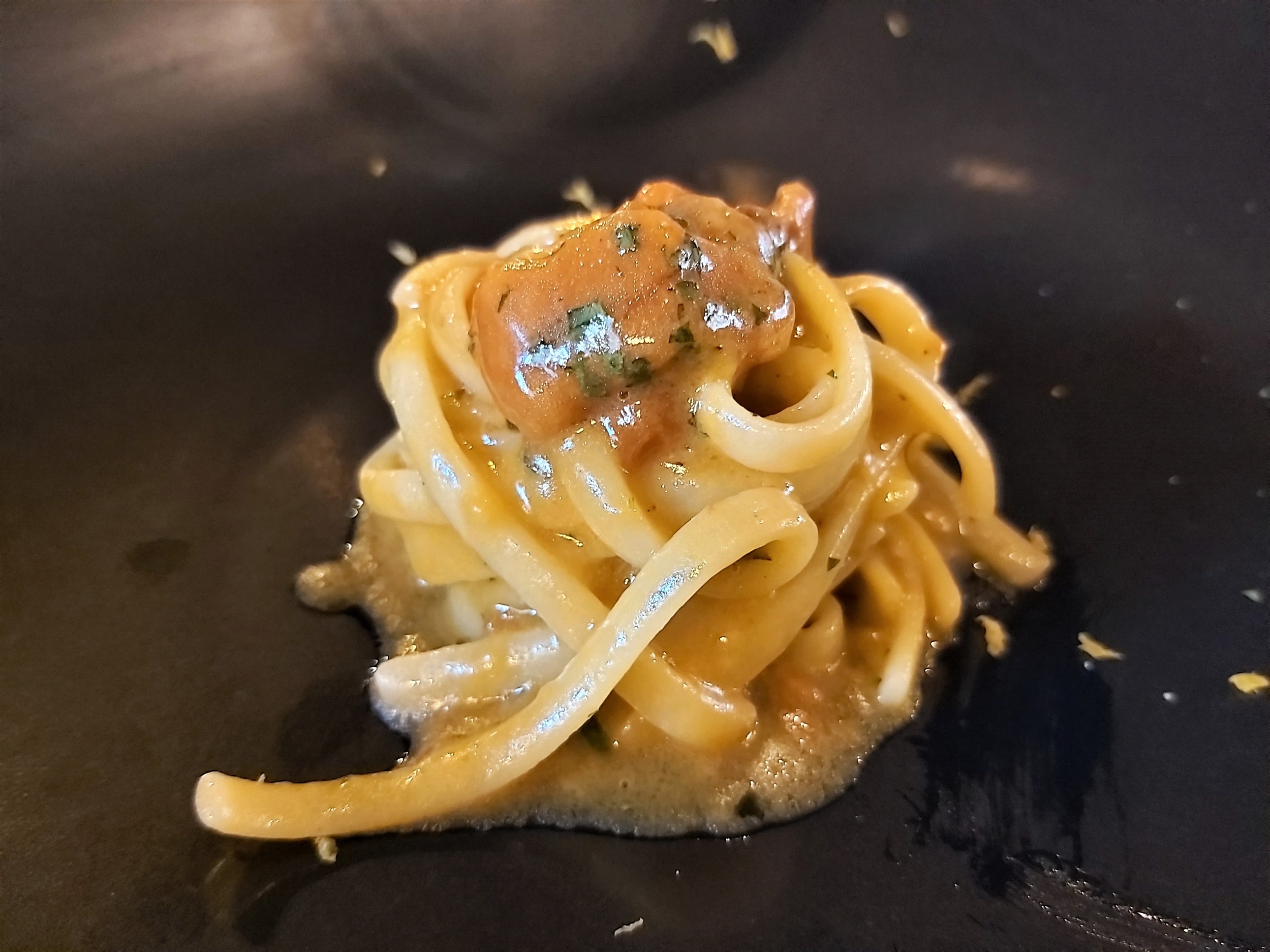 Spaghetti con erizos de mar La Piperna